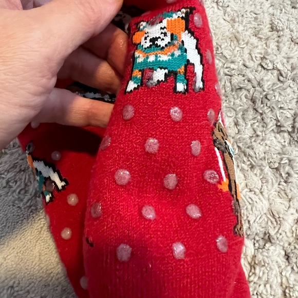 NEW SLIPPER SOCKS, ONE SIZE - Picture 3 of 3